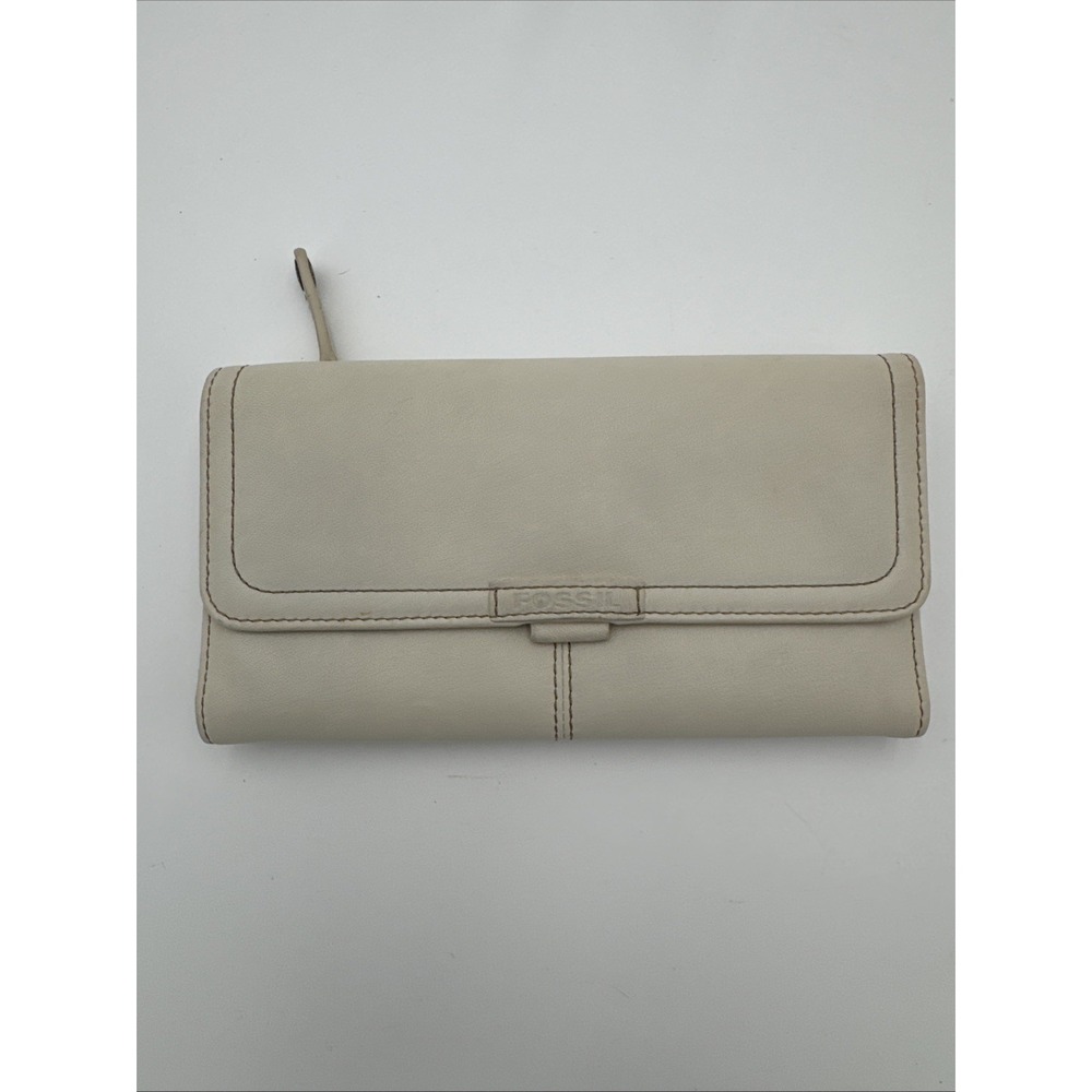 Fossil Cream Soft Leather Tri-Fold Wallet Running Stitch